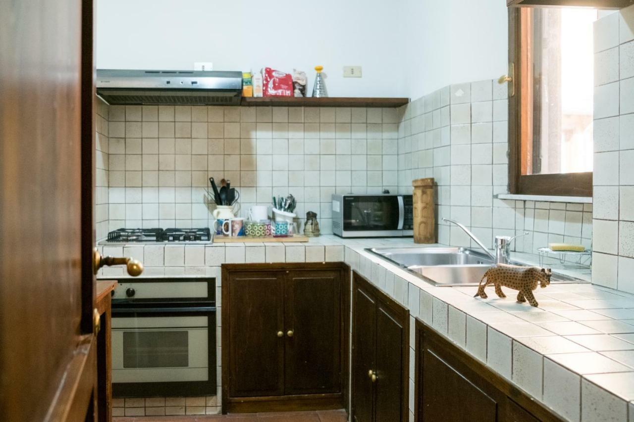 ローマ シニョール スイート コロッセオ Bed & Breakfast エクステリア 写真